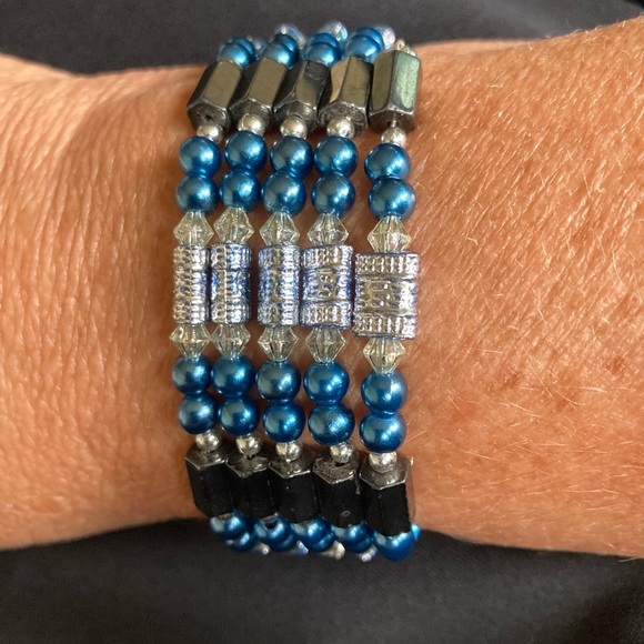 8 BRACELETS ❤️8 BRACELETS ❤️8 BRACELETS ❤️ - Picture 3 of 9